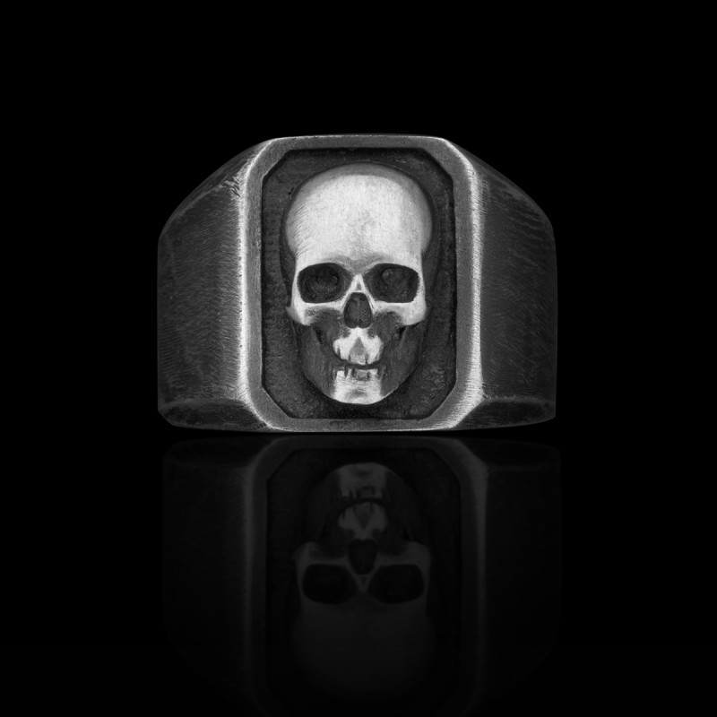 Jean- silver skull ring