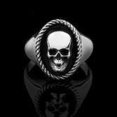 Elizabeth- silver skull ring