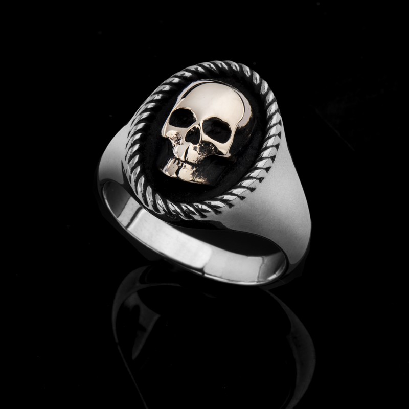 Elizabeth Gold- skull ring